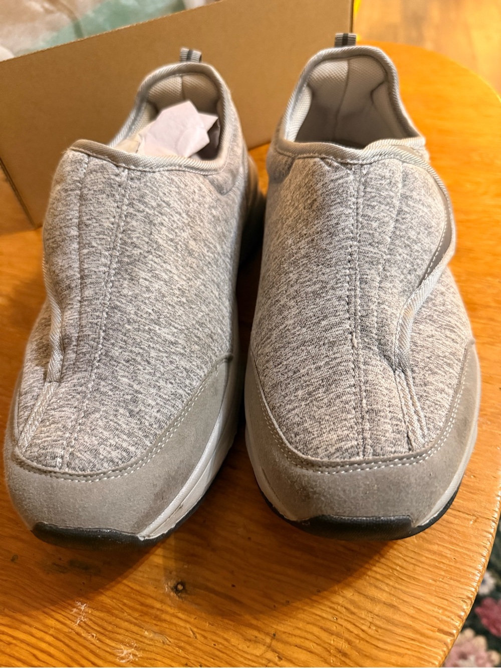 Orthofeet Lava 613 Men's Slip-On Sneakers in Light Gray